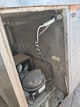 主营电工，家用电器维修。 家庭电路漏电跳闸检修，插座没电检修 漏保，空开，灯开关，插座安装更换。 家