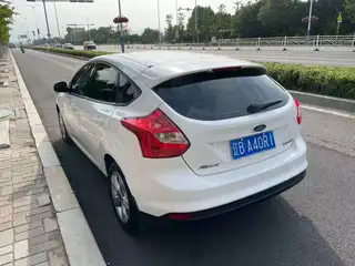 2014年福特福克斯，两厢，1.6L排量，自动挡，9万公里，大连本地一手，车况精品，1.X万，微信同