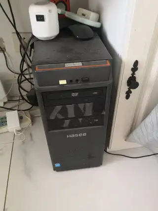 电脑。没怎么用过