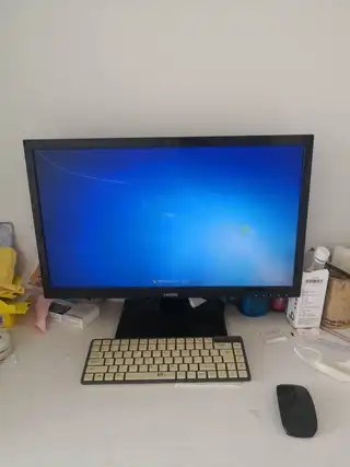 电脑。没怎么用过