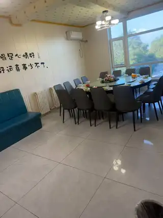 本店出兑带有KTV包间，有意者电话联系151****5223