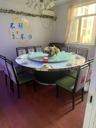 本店出兑带有KTV包间，有意者电话联系151****5223