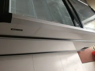 九成新 和新柜没有区别 一个锈点都没有 两米乘一米 半价出售 到家直接用 用的上的联系
