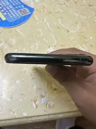 苹果11 Pro Max 64G 暗夜绿，国行三摄，账号已退，插卡即用，系统流畅不卡，拍照清晰，日常