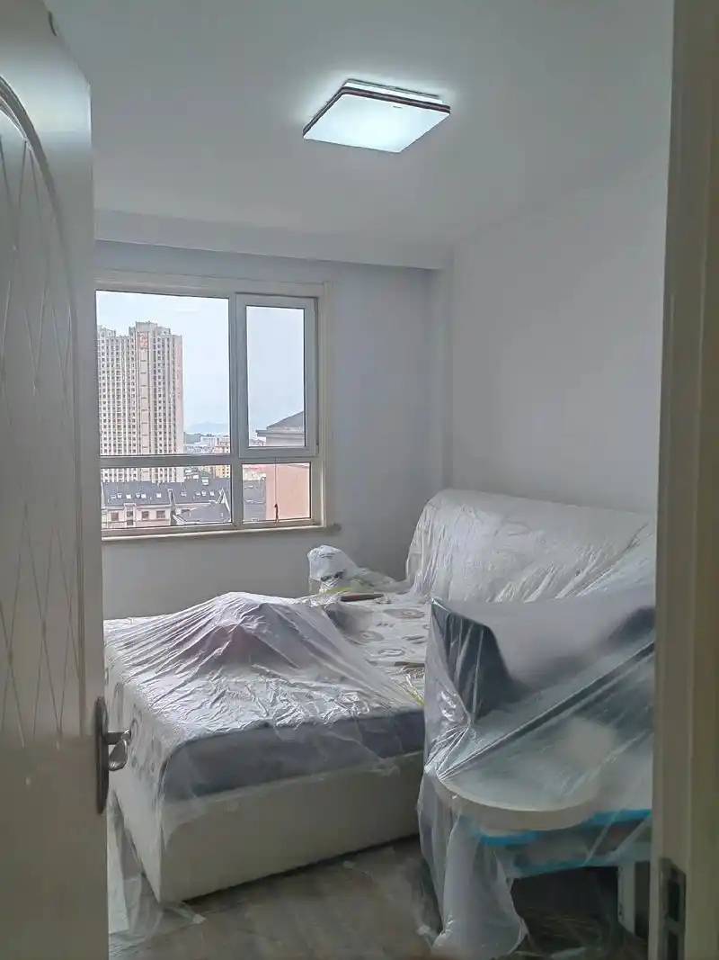 长兴岛刮大白，只挣人工，个人接单没有中间商，二手房翻新出租房翻新，喷刷乳胶漆，墙面返碱发霉开裂小孩画