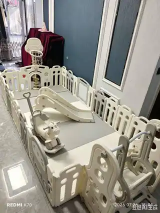 儿童围栏，9成新，带木马，滑梯，秋千，最大尺寸280*150 尺寸可以根据自己调整，围栏自取的话价格