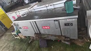 二手展柜冰柜，彩钢冷冻柜出售，价格便宜需要的跟我联系