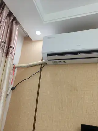 空调 品牌奥克斯舒适侠 7月14号购买 1.5匹 空调架，空调雨衣 空调插座
