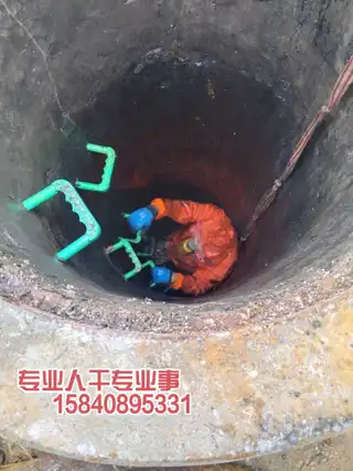 小武管道疏通公司。1，专业通下水，马桶管道下水，配备吸污车，高压清洗车，可清洗疏通各种市政大型主管道