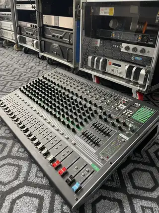 出售二手音响设备，KTV卡拉OK酒吧舞台演出K歌音箱 电视 点歌机 专业音箱 后级功放 无线话筒 前