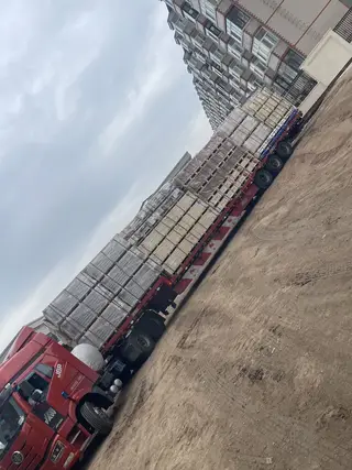 招电梯安装学徒工，中工，大工，工作地点大连周边，，有意者电话联系 工资180～350/天 包吃住，上