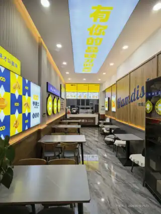 楼区营业中亨德士汉堡店整体出兑，设备齐全、带加盟费、技术、配方，客源稳定。因个人有别的生意无暇打理，
