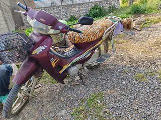 两台豪爵110，能骑能跑，不烧机油，骑行车况可以，有需要电联