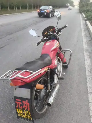 卖豪爵钻豹摩托车，一切全好用，有旧车可兑换。有意者联系电话，非诚勿扰