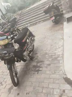 卖宗申弯梁摩托车，一切都好用，有旧车可兑换，全都没动，价格700元。有意者联系电话