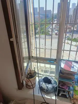 专业维修门窗透风，大风天吹哨有声，精准测漏维修各种水电问题，疏通下水，安装灯具洁具，定做各种钢网纱窗