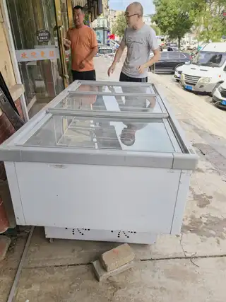 商用冷冻展示柜，纯铜管冷冻柜，2米*1米的，好用，楼区自提