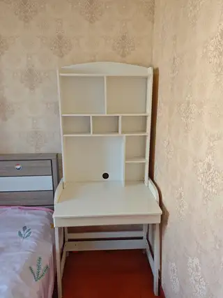 出售电脑桌，书桌，波尔多二期自取