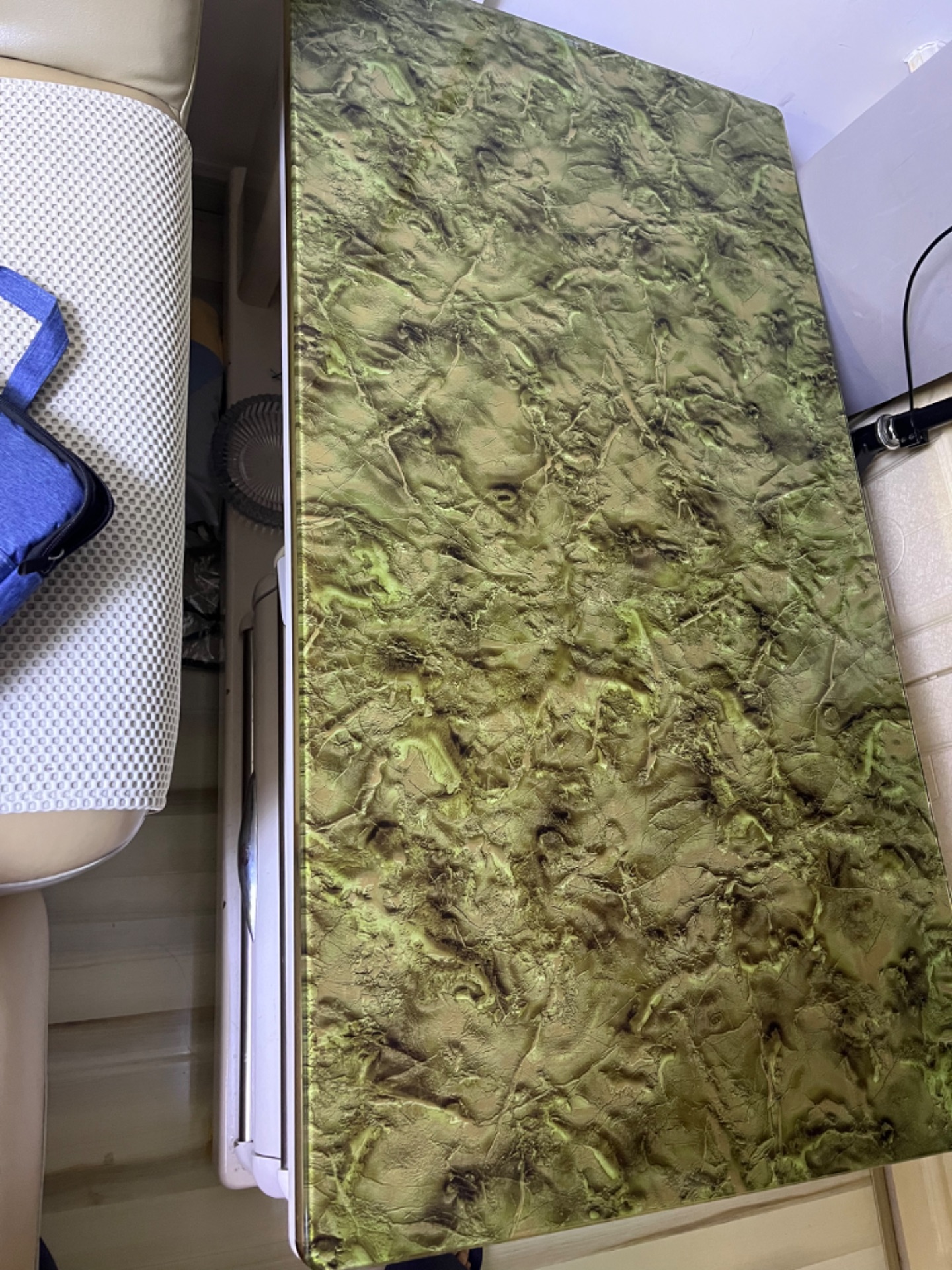 8成新茶几。三堂自提。