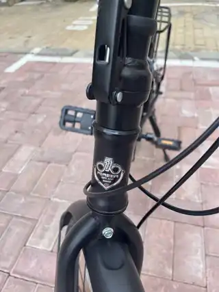二手闲置折叠自行车，五月份购买，700购入，骑了几次后一直闲置，不超五次，可以说是99新，无锈点，携