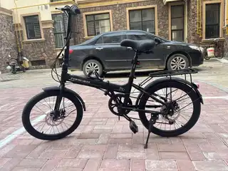 二手闲置折叠自行车，五月份购买，700购入，骑了几次后一直闲置，不超五次，可以说是99新，无锈点，携
