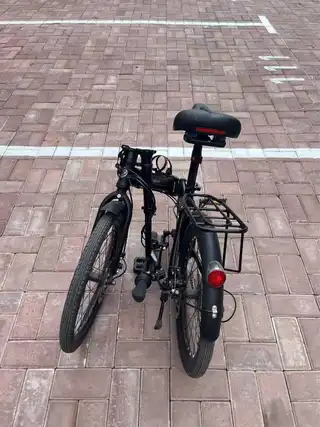 二手闲置折叠自行车，五月份购买，700购入，骑了几次后一直闲置，不超五次，可以说是99新，无锈点，携