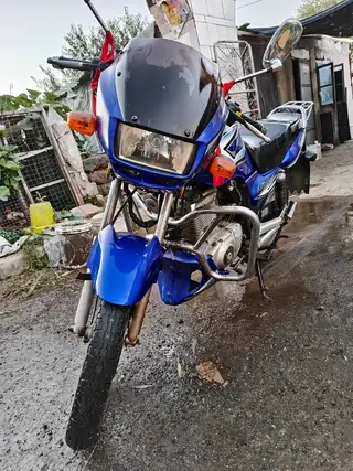 出售自家两台铃木125摩托车，一千五一辆，有需要给我打电话吧139****3543