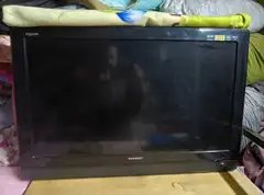 出自用夏普32寸液晶电视，机器完好，通电图像声音全都正常。老款非智能，接机顶盒就能看电视，画质不错，
