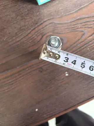 装修剩下的膨胀螺栓，不锈钢的有32个，2元一个，铁的有14个，1元一个，放着也用不上，转给有需要的人