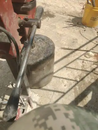 专业水钻打眼，电镐砸墙，大型水锯割混泥土墙，门口、窗口、楼梯口一次成型，微电159****3358