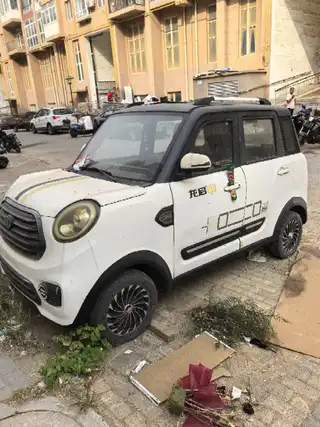 转让老人电动四轮代步车，平时老人买菜短途用，车况正常，续航够用，年限短，操作简单好上手。因为现在不骑