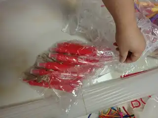 有没有大佬还玩气球的？以前做气球剩的，不要了，全部给50就拿走，我也不知道这些都是多少钱买的了，如果