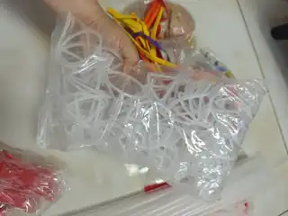 有没有大佬还玩气球的？以前做气球剩的，不要了，全部给50就拿走，我也不知道这些都是多少钱买的了，如果