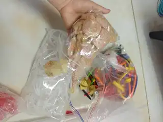 有没有大佬还玩气球的？以前做气球剩的，不要了，全部给50就拿走，我也不知道这些都是多少钱买的了，如果