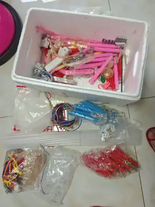 有没有大佬还玩气球的？以前做气球剩的，不要了，全部给50就拿走，我也不知道这些都是多少钱买的了，如果
