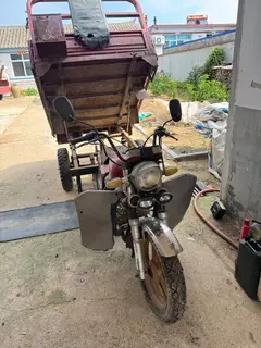 家里又买了台电动小三轮这台闲置了，150机器换的新化油器，电瓶去年换的，轮胎都是九成新的，拉货啥的杠