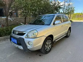 新到14年新款现代途胜，极品车况，全车原版原漆，重点手动挡2.0四驱，时表10万公里，开着特别好，检