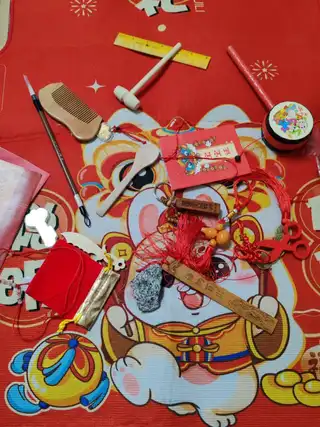 宝宝周岁礼拍照用了一次，原价50多买的，现25元自取。