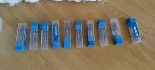 口罩一个，口罩垫无数个，直磨机钢头十个，有需要的联系口罩垫一年都用不完