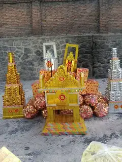大连湾元宝山祭祀用品批发仓库，主营各类祭祀用品，烧七周年法事用品，元宝批发量大从优，有免费烧厂