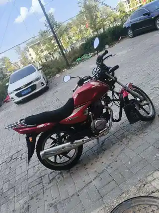 卖本田125摩托车，一切全好用，有意者电话联系