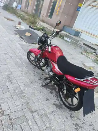卖本田125摩托车，一切全好用，有意者电话联系