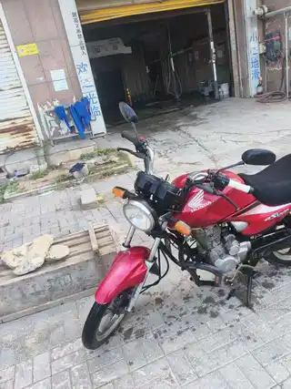 卖本田125摩托车，一切全好用，有意者电话联系