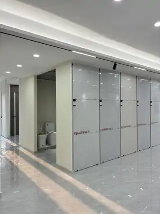 海景装饰：服务热线：855****6 透明装修，大包49800元起，包含：水，电，瓷砖，地板，木门，