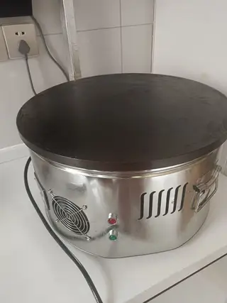 电饼敖，和面机，封口机，基本都是全新的，没用几次，低价出售。