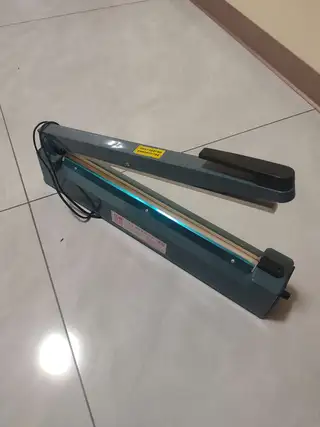 电饼敖，和面机，封口机，基本都是全新的，没用几次，低价出售。