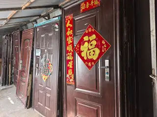 二手防盗门，库房放不下，便宜处理。