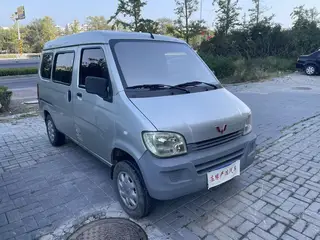 16年五菱之光，10万公里，费用到明年4月，全车无锈烂，地盘紧凑，状态良好岛里有需要的来吧 此外大量