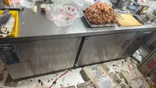 后厨双冷柜。冷冻冷藏！ 成色不错。房租到期。能用上的就拿走