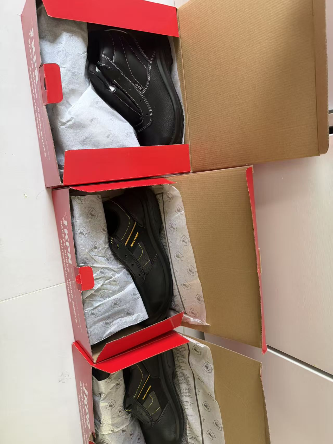 恒力劳保鞋44两双，棉鞋44一双
